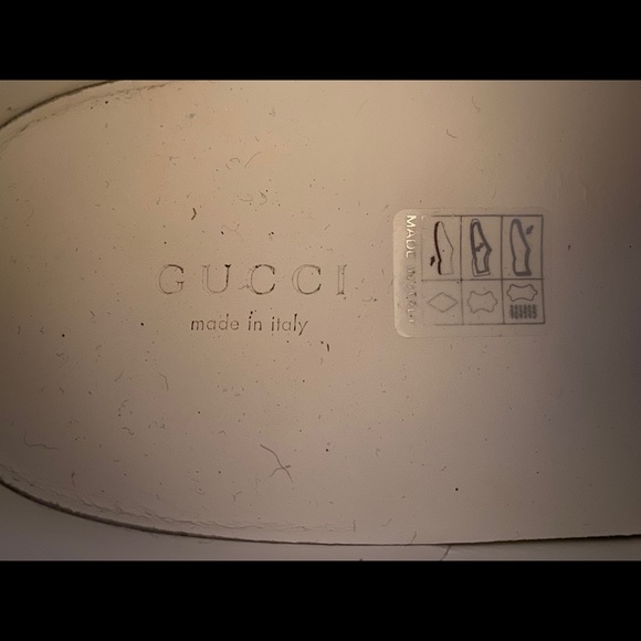 *SOLD* Authentic Gucci Velvet Red and Navy Sneakers - Picture 4 of 11